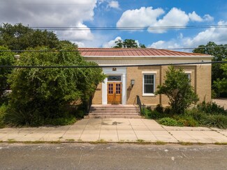 401 E 2nd St, Lampasas, TX 76550