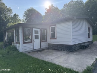 105 Colt Ln, Portage, PA 15946