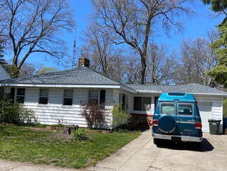 1568 Winchester Dr, Muskegon, MI 49441