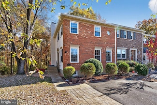 7137 Lake Cove Dr, Alexandria, VA 22315