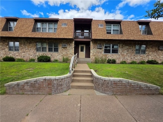 4932 Coventry Ct Unit 10, Eau Claire, WI 54701