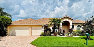 614 Grand Rapids Blvd, Naples, FL 34120