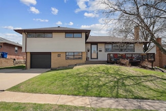 3070 Westmore Dr, Dubuque, IA 52001