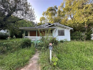 306 W Kearns Ave, High Point, NC 27260