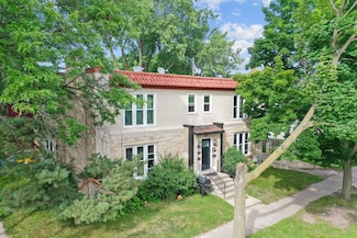 905 Stuart St, Green Bay, WI 54301