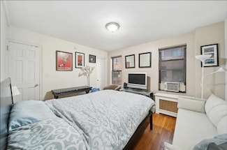 142 E 49th St Unit 3DD, New York, NY 10017