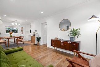 2410 Exposition Place, Los Angeles, CA 90018