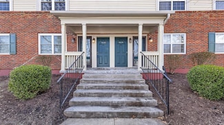 9076 W Swan Cir, Saint Louis, MO 63144