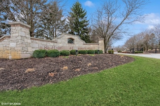 390 Saint Andre Dr, Valparaiso, IN 46383