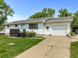 405 2nd St NE, Kenmare, ND 58746