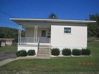 631 N 6th St, Youngwood, PA 15697