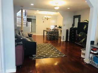 92-38 77th St, Jamaica, NY 11421