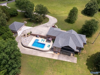 139 Summit Point, Guntersville, AL 35976