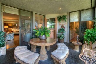 300 Sand Hill Cir Unit 202, Menlo Park, CA 94025