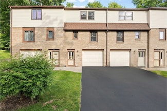 51 Woodridge Trail, Henrietta, NY 14467