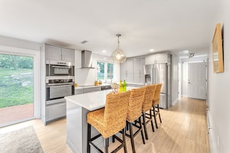 59 Stearns Rd, West Roxbury, MA 02132
