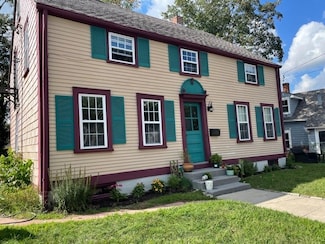 37 Castle St, East Greenwich, RI 02818