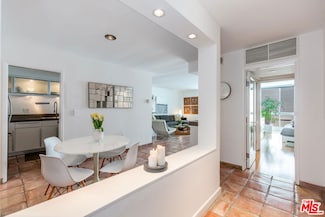 1010 N Kings Rd Unit 308, West Hollywood, CA 90069