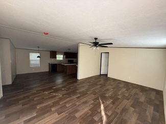 512 Paris St, Ladonia, TX 75449