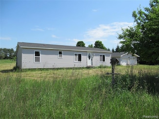4232 Hollenbeck Rd, Columbiaville, MI 48421