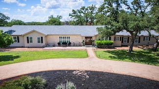310 Bobwhite Dr, Kerrville, TX 78028