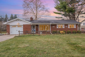 2935 Glacier Dr, Saginaw, MI 48603