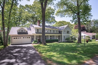 11 Lantern Ln, Lexington, MA 02421