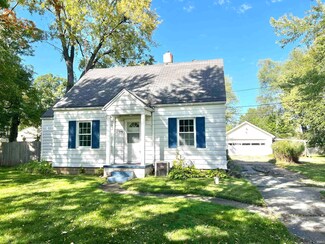 1106 W Mishawaka Rd, Elkhart, IN 46517