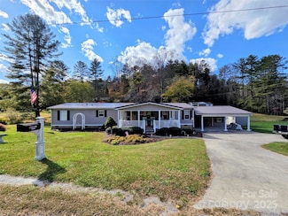 422 Battle Creek Rd, Horse Shoe, NC 28742