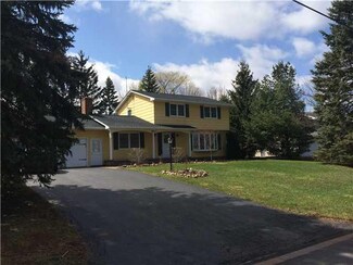 15 Valley View Dr, Brockport, NY 14420