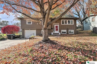 13511 Hickory Cir, Omaha, NE 68144