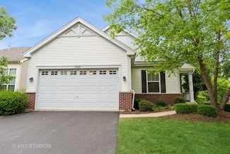 1520 Mansfield Dr, Aurora, IL 60502