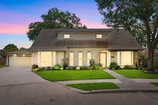 1410 Maygrove Dr, Sugar Land, TX 77498