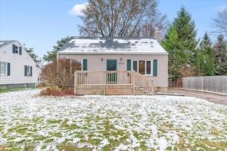 2058 Park Ln, Holt, MI 48842