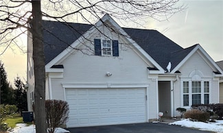 2018 Sydney Ln, Macungie, PA 18062