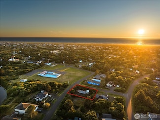 298 Seashore St SW, Ocean Shores, WA 98569