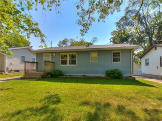 2513 E 41st Ct, Des Moines, IA 50317