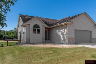 12 Egret Ln, Elysian, MN 56028
