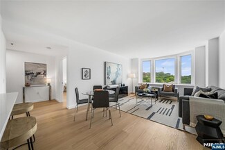 3116 City Place, Edgewater, NJ 07020