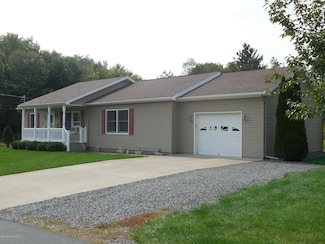 303 Elm St, Jermyn, PA 18433