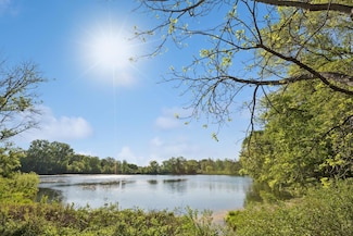 3662 Pond View Point, Saint Paul, MN 55122