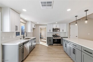 1943 Hallwood Dr, Las Vegas, NV 89119