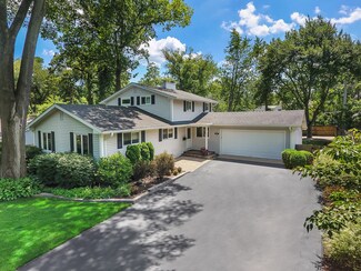 325 E Blodgett Ave, Lake Bluff, IL 60044