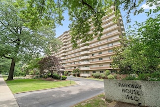 1960 N Parkway Unit 601, Memphis, TN 38112