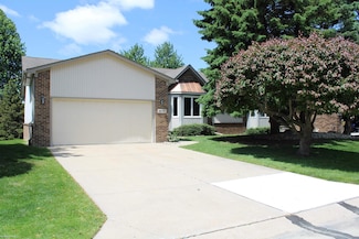 46777 Scotch Pine Ln, Macomb, MI 48042