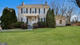 158 W Butler Ave, Doylestown, PA 18901