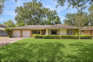 5606 Whitehaven St, Bellaire, TX 77401