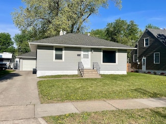1630 7th St N, Fargo, ND 58102