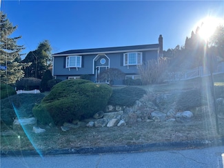 16 Sweet Hill Dr, Johnston, RI 02919