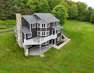 105 Brook Dr, Burlington, VT 05408